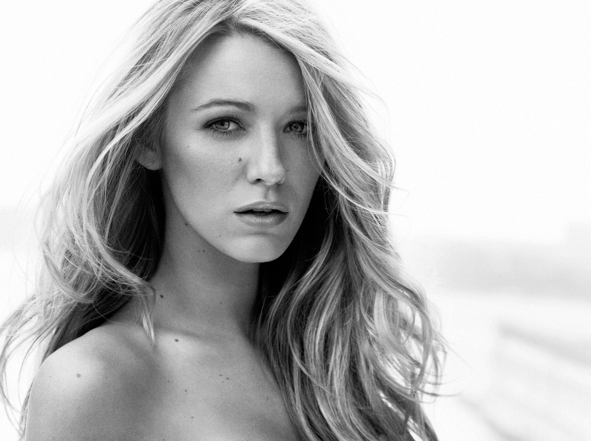 Actresses Blake Lively American Black amp; White Blonde