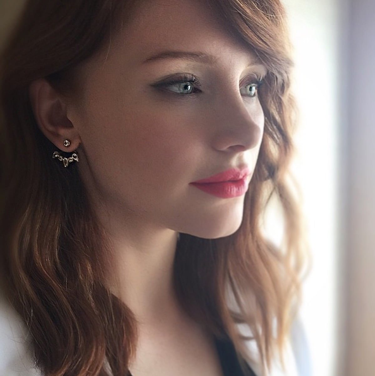 actress Bryce Dallas Howard women portrait ear studs beauty