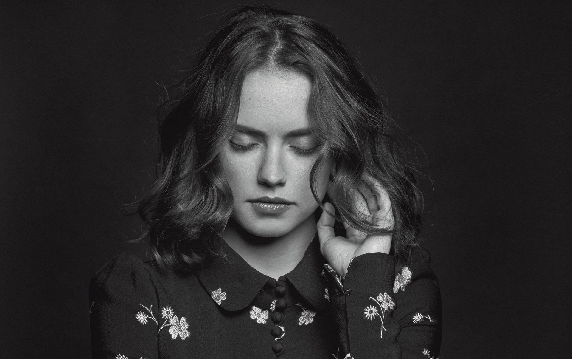 Actresses Daisy Ridley Monochrome