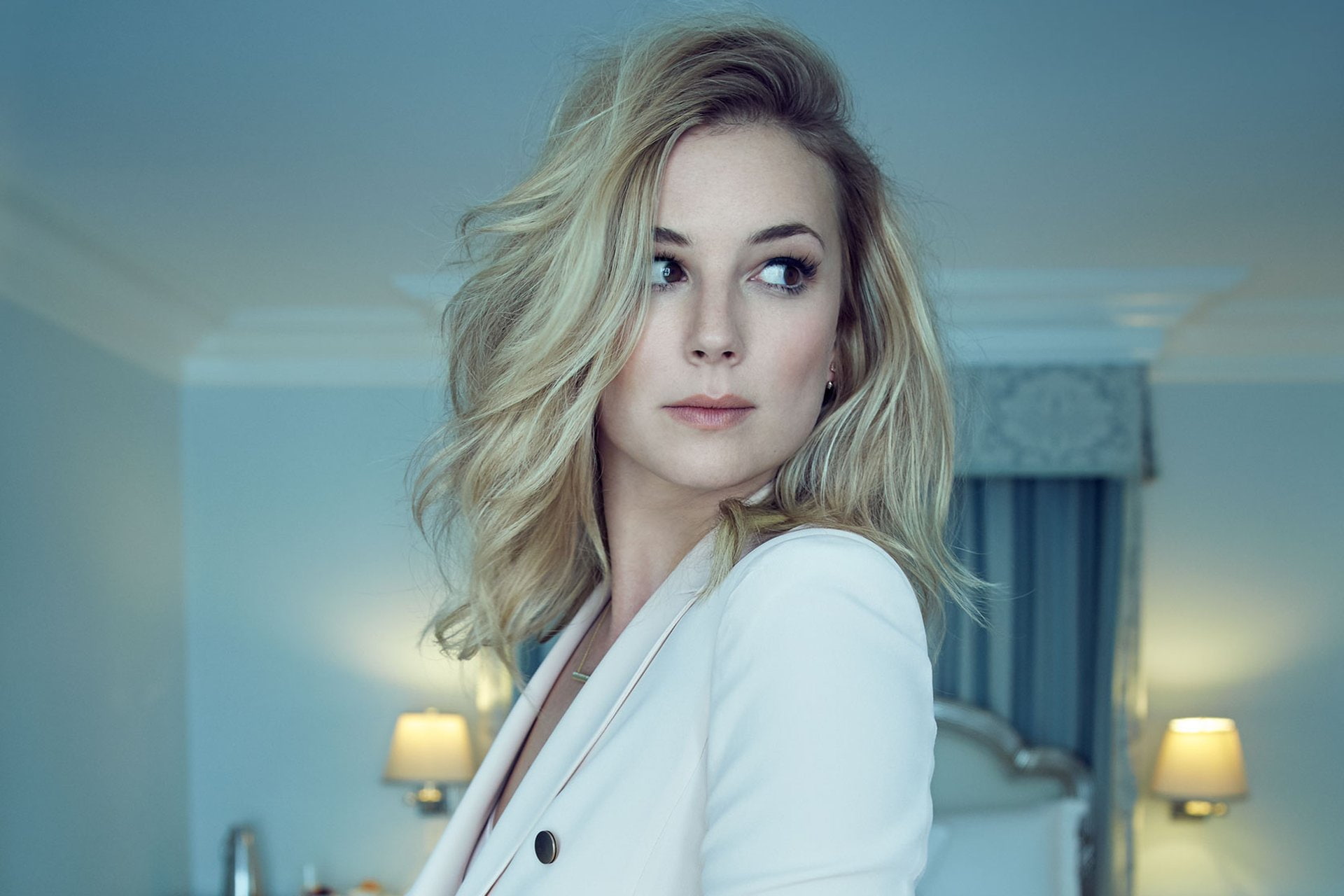 Actresses Emily VanCamp Blonde Brown Eyes