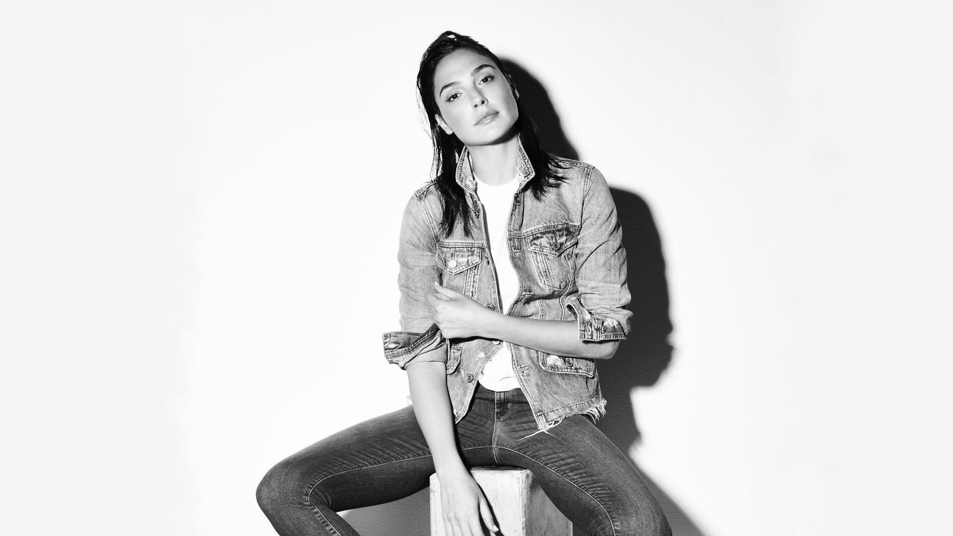 Actresses Gal Gadot Black amp; White Monochrome Woman