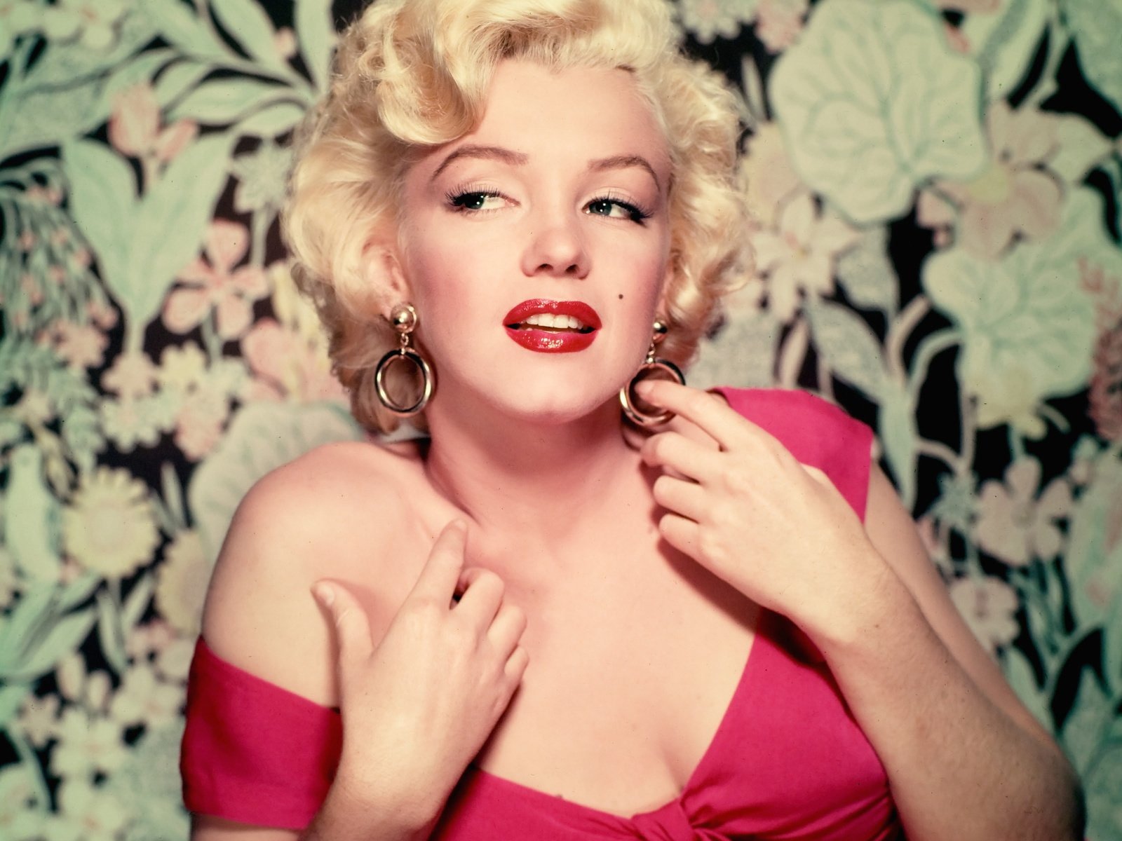 Actresses Marilyn Monroe American Blonde Earrings Girl