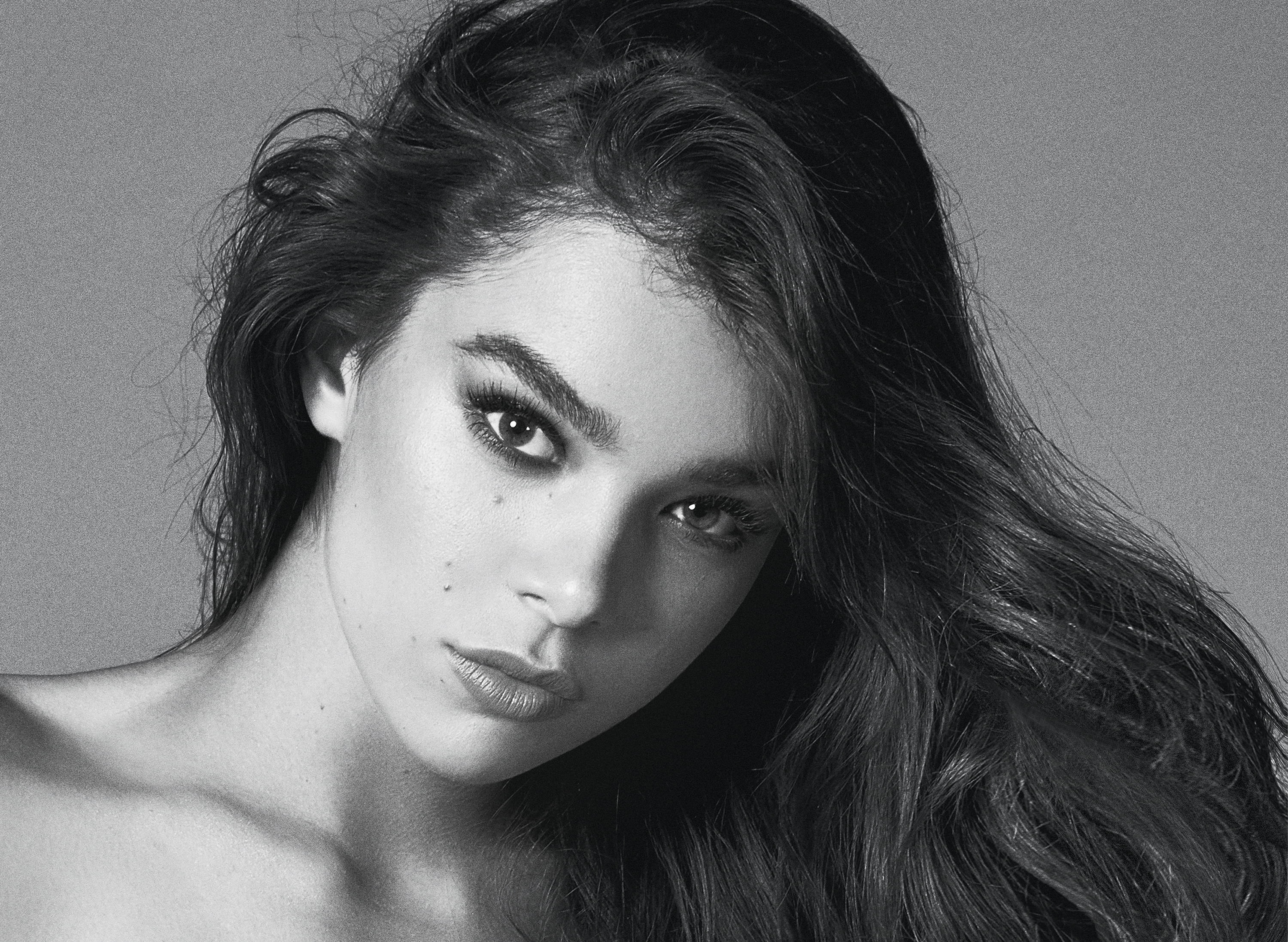 Actresses Hailee Steinfeld Monochrome 2k