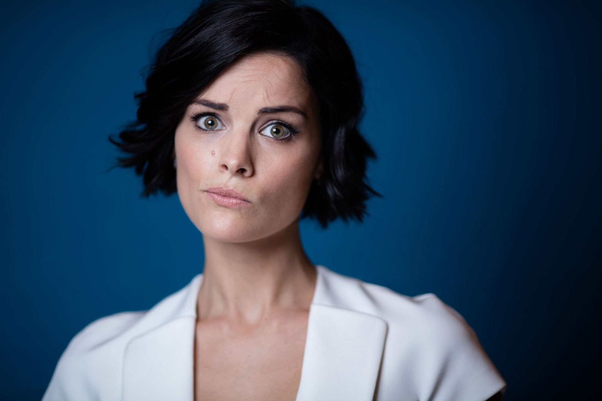 Actresses Jaimie Alexander Brunette Face Hazel Eyes Short Hair