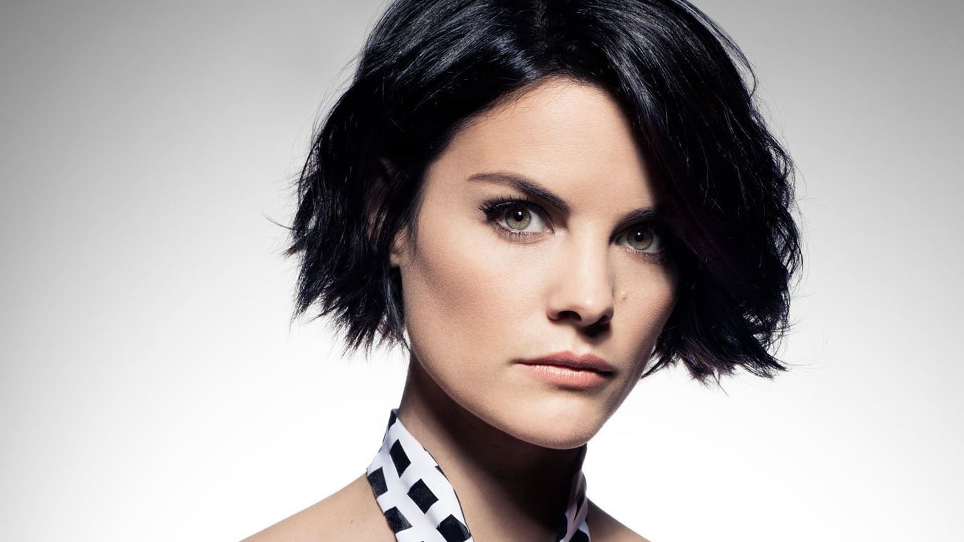 Actresses Jaimie Alexander Brunette Face Short Hair