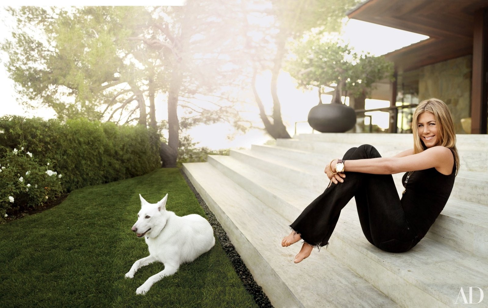 Actresses Jennifer Aniston American Blonde Dog Smile