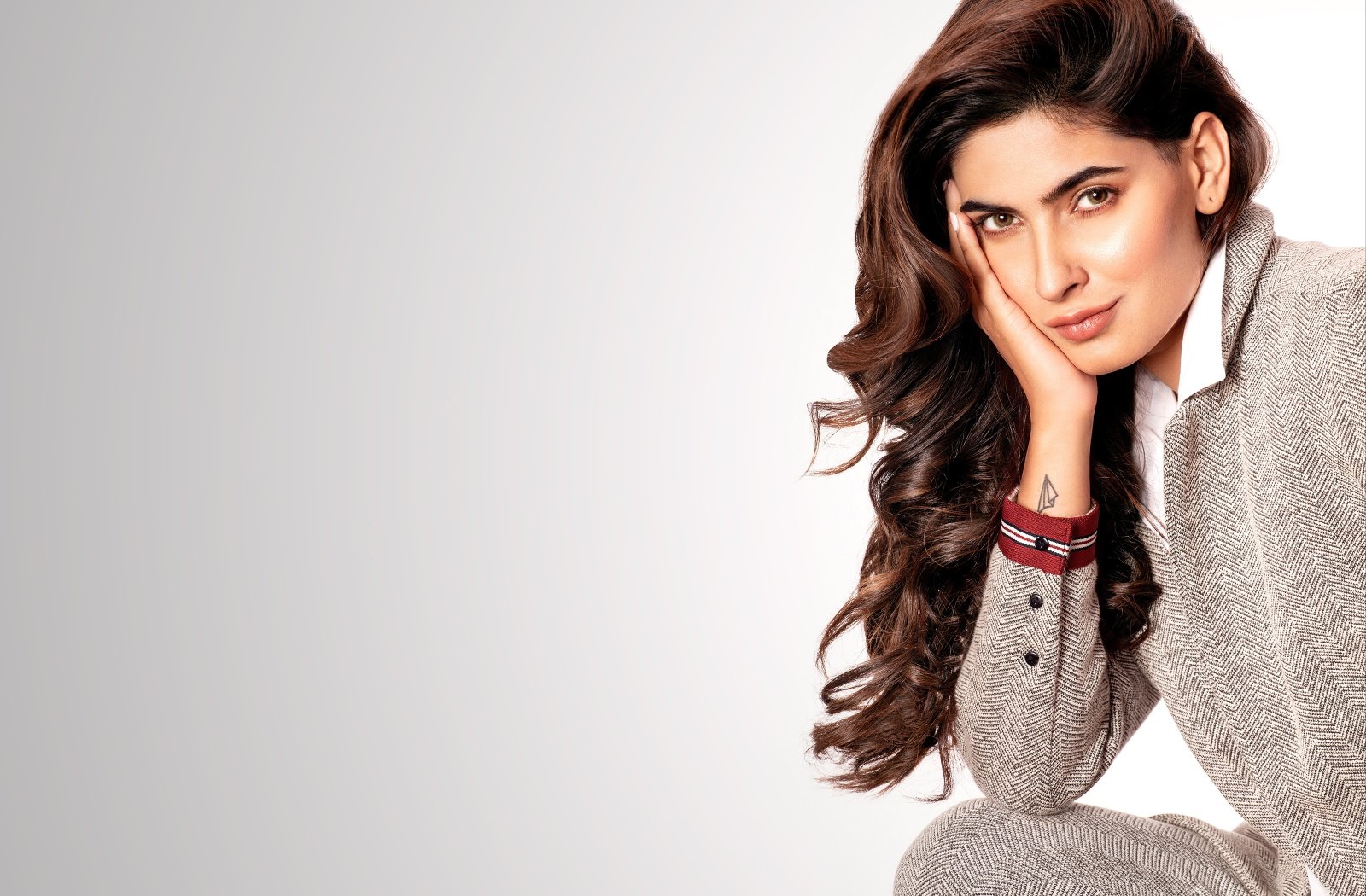 Actresses Karishma Sharma Brunette Indian Long Hair 2k