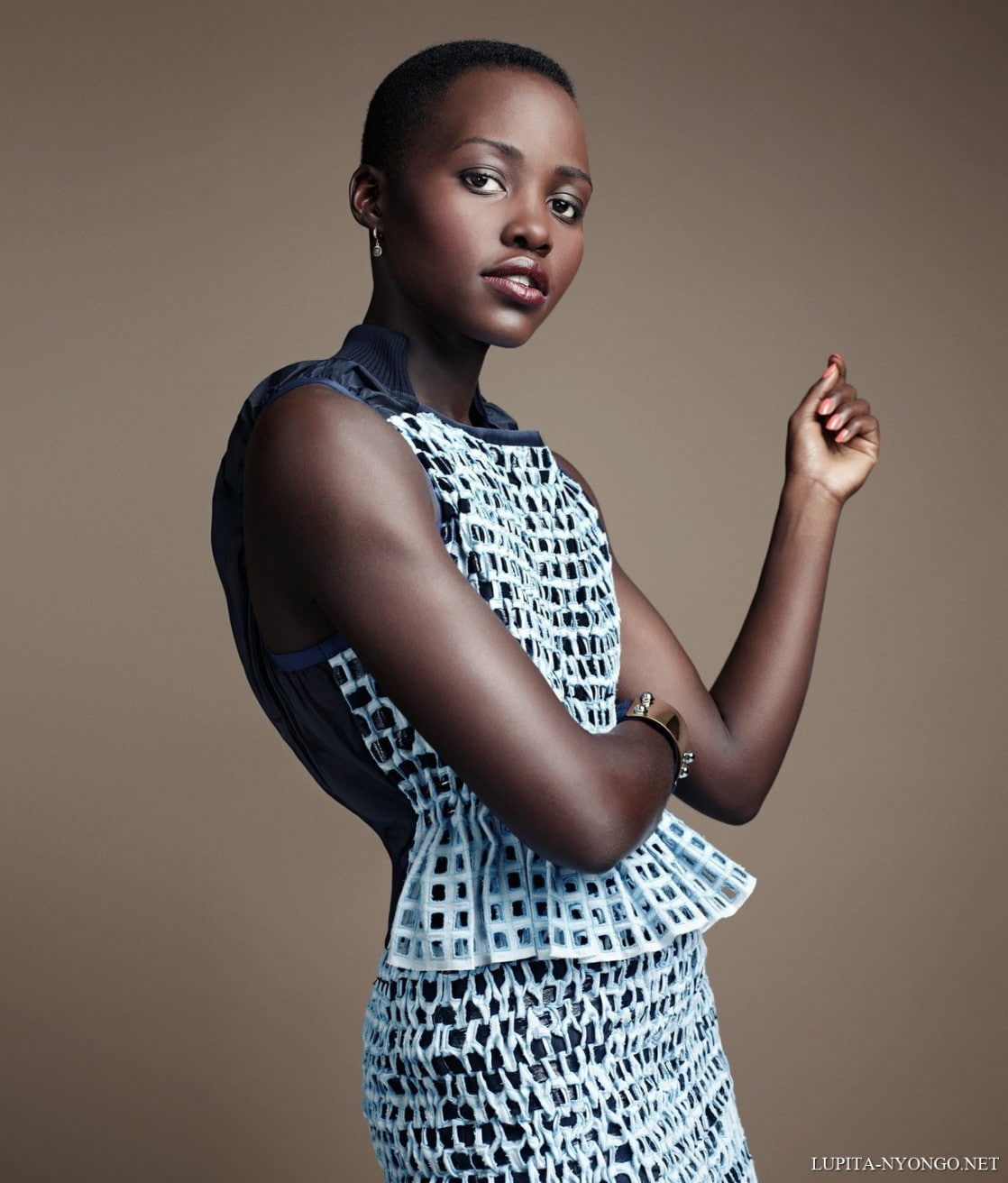 Lupita Nyong'o actress brunette brown eyes red lipstick
