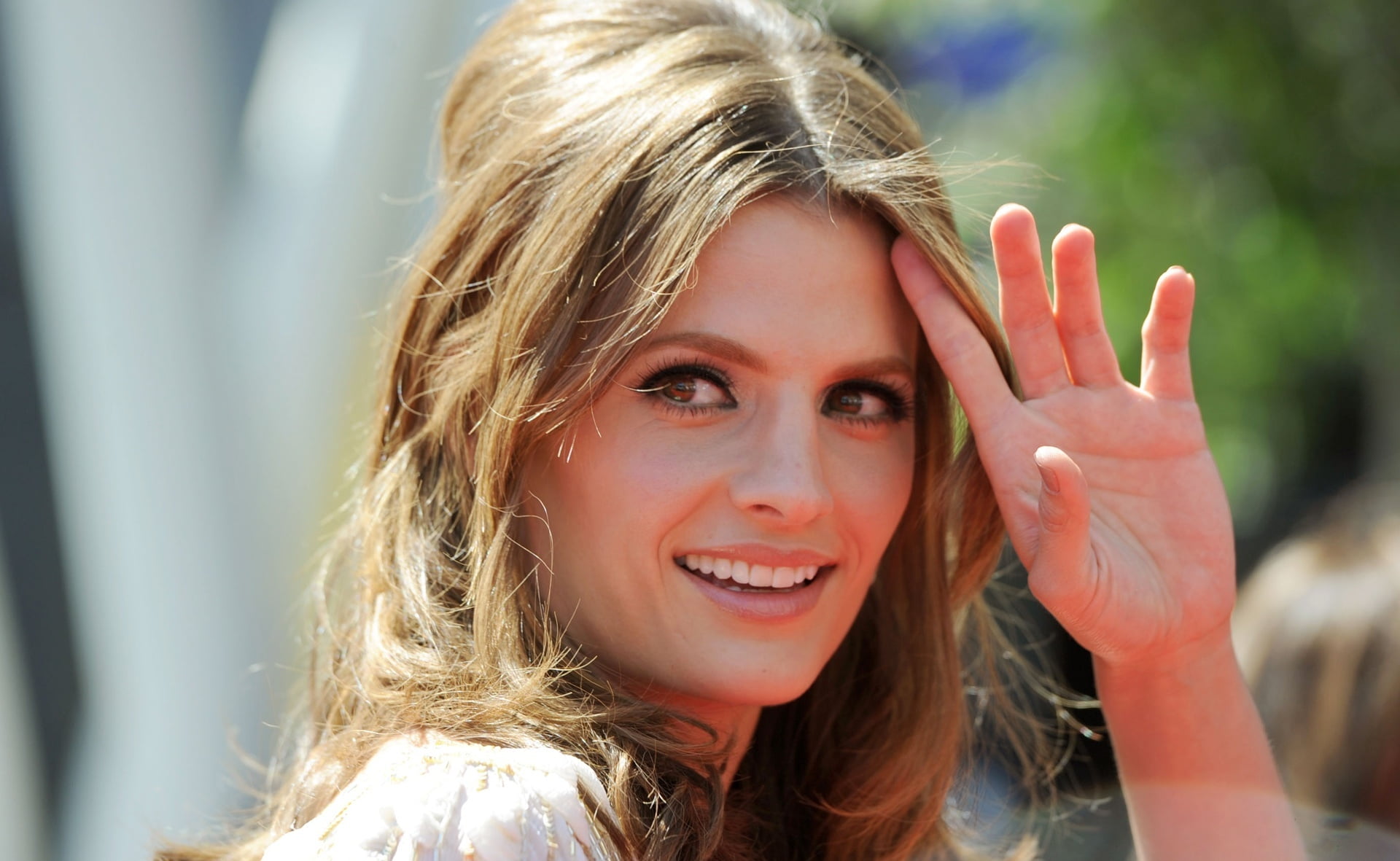 Stana Katic women's white top Female celebrities actress hollywood