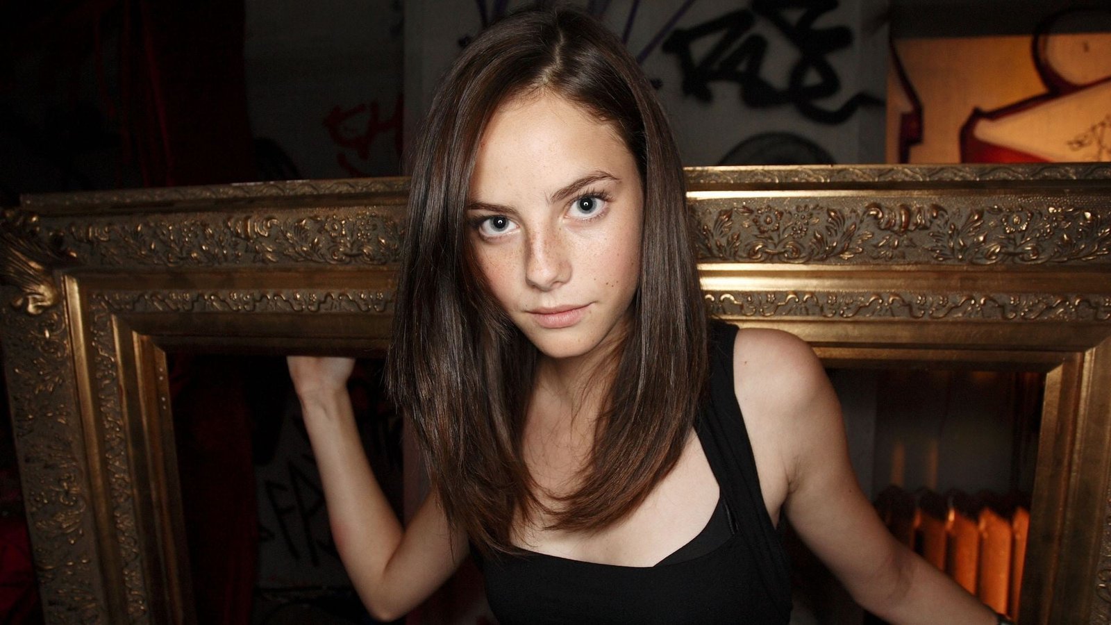 women model Kaya Scodelario actress brunette freckles