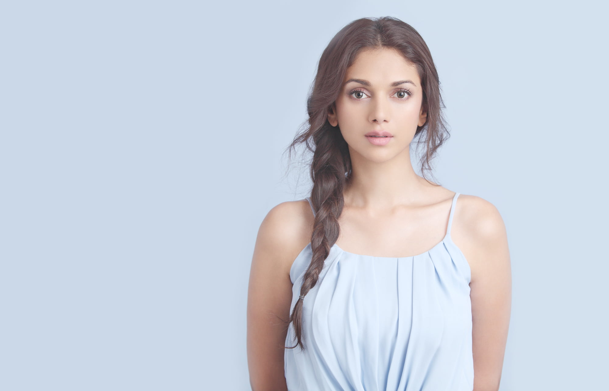 Aditi Rao Hydari women indian actress simple background 2k