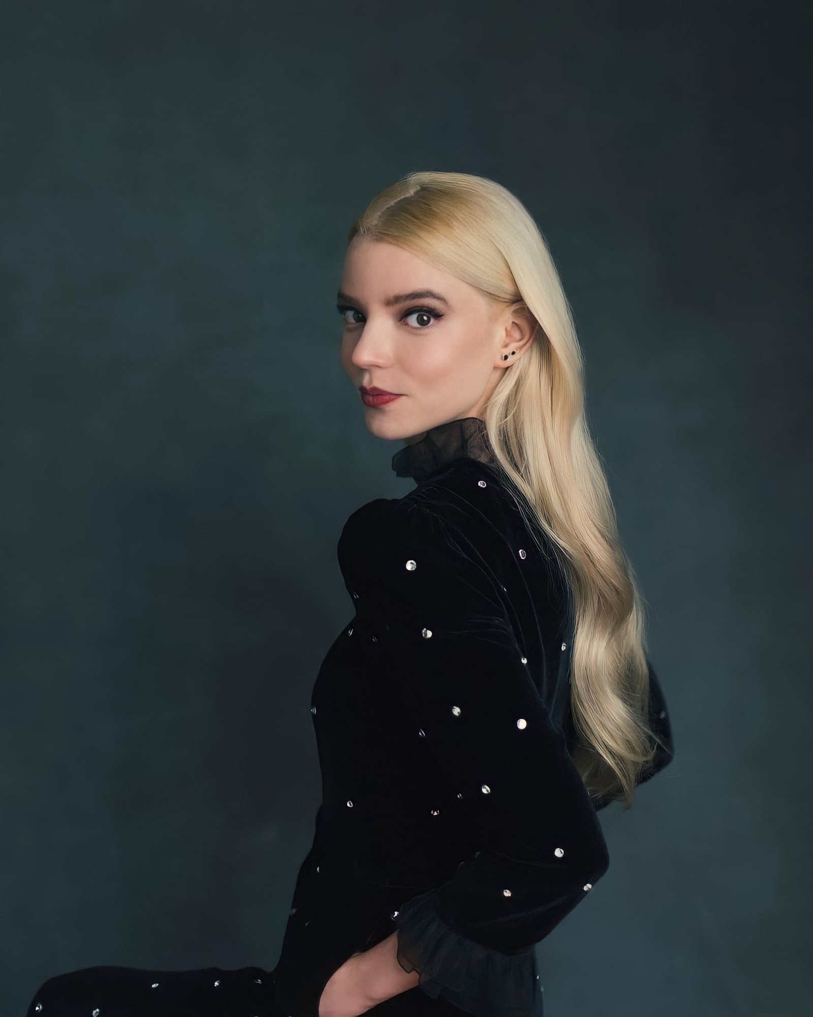 Anya Taylor Joy women actress blonde long hair simple background