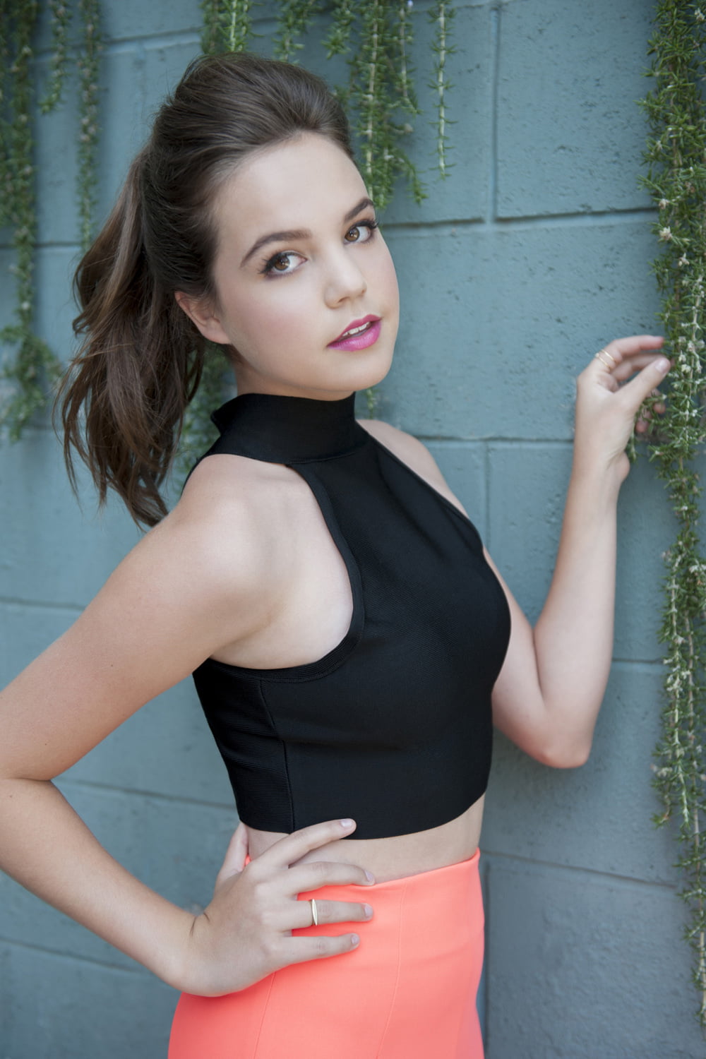 Bailee Madison women actress brunette pink lipstick ponytail