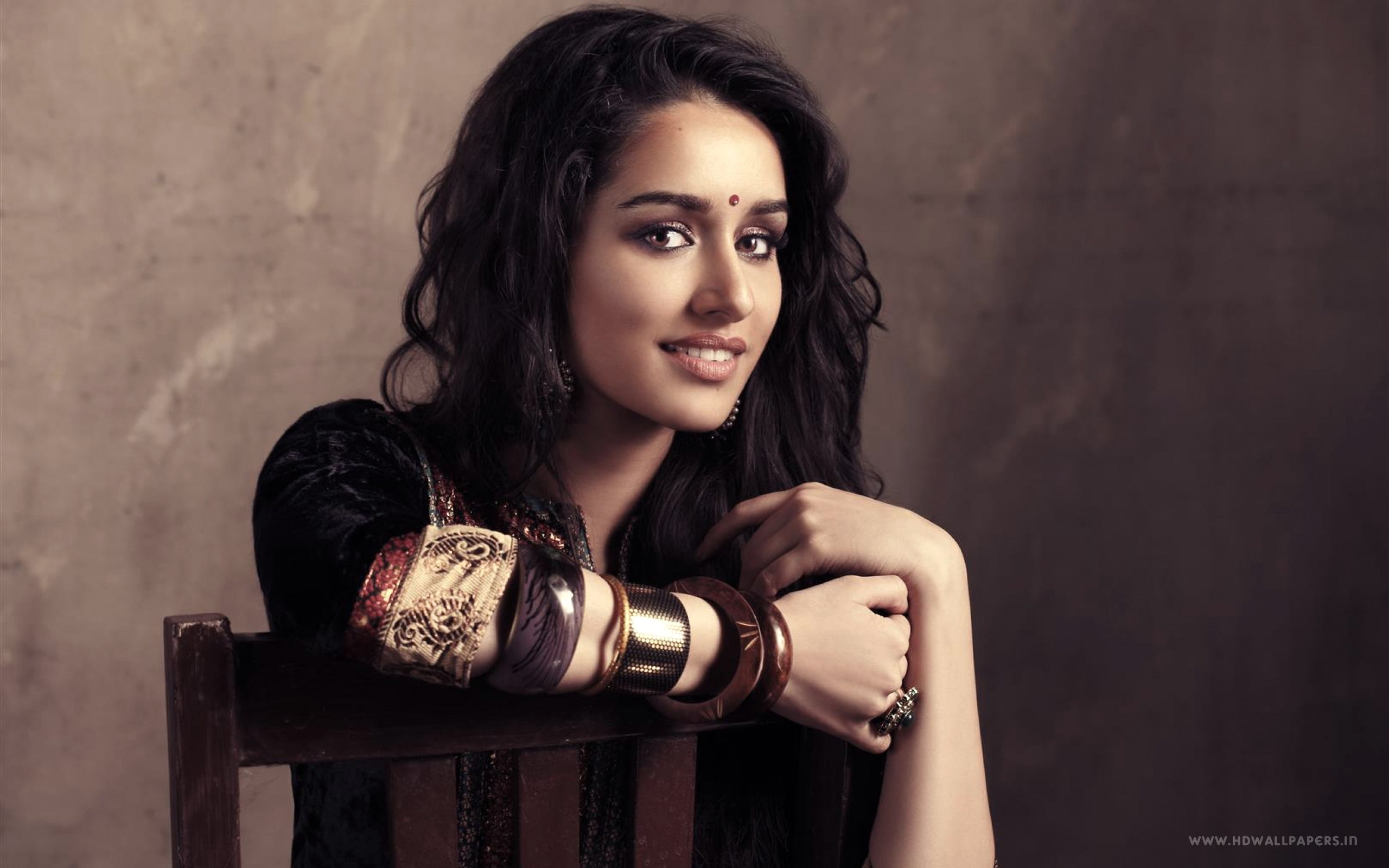 Bollywood Actress Shraddha Kapoor beautiful woman one person 2k