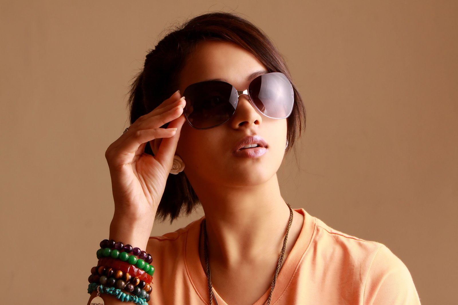 brunette women actress Bhavana with glasses bracelets 2k 4k