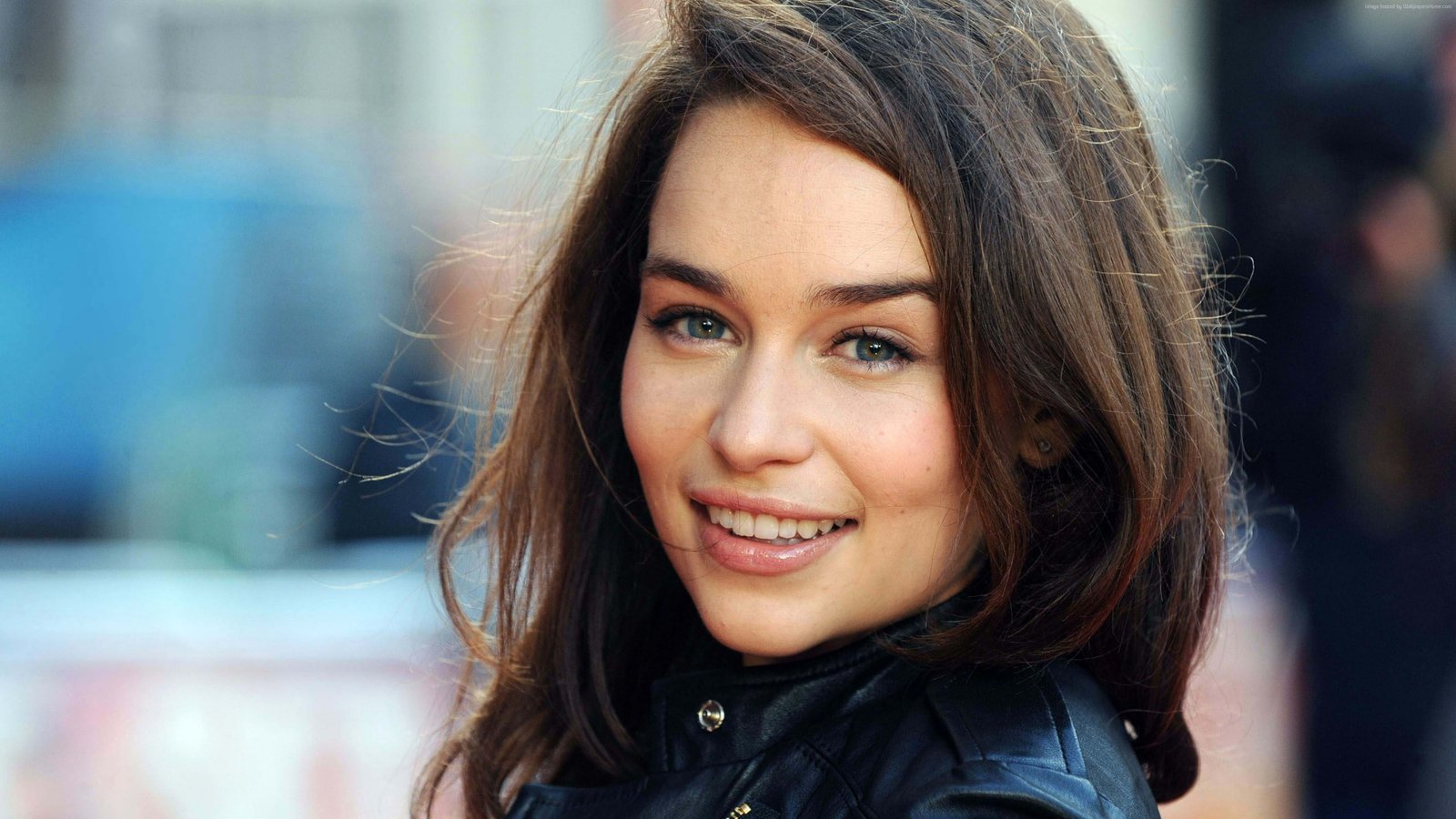 celebrity actress Emilia Clarke 2k