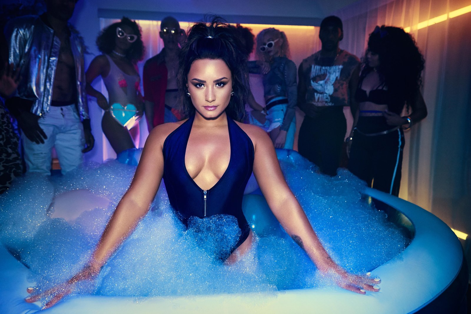 demi lovato celebrities girls actress hd group of people 2k 4k 5k