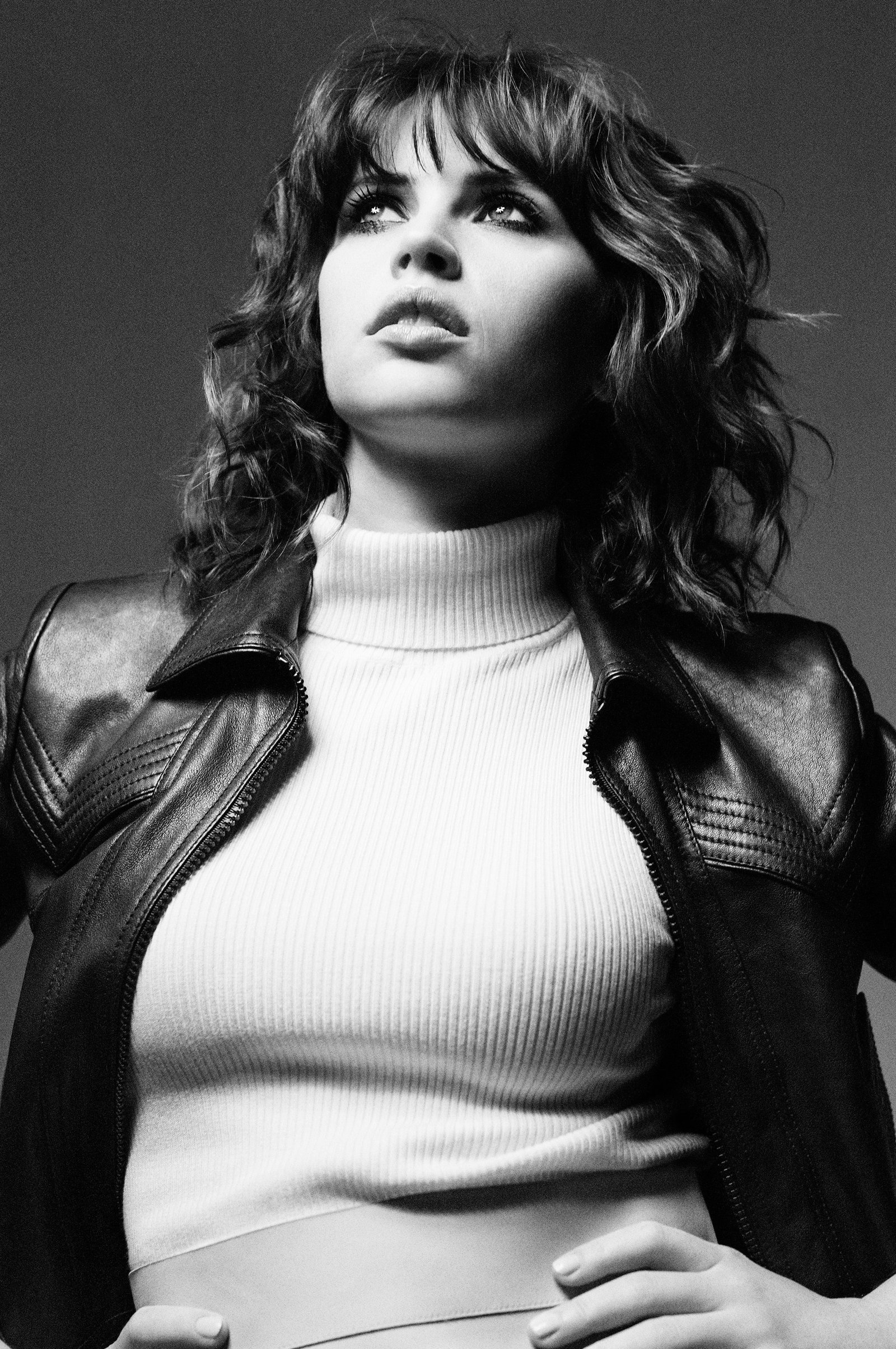 Felicity Jones actress women monochrome looking away jacket 2k