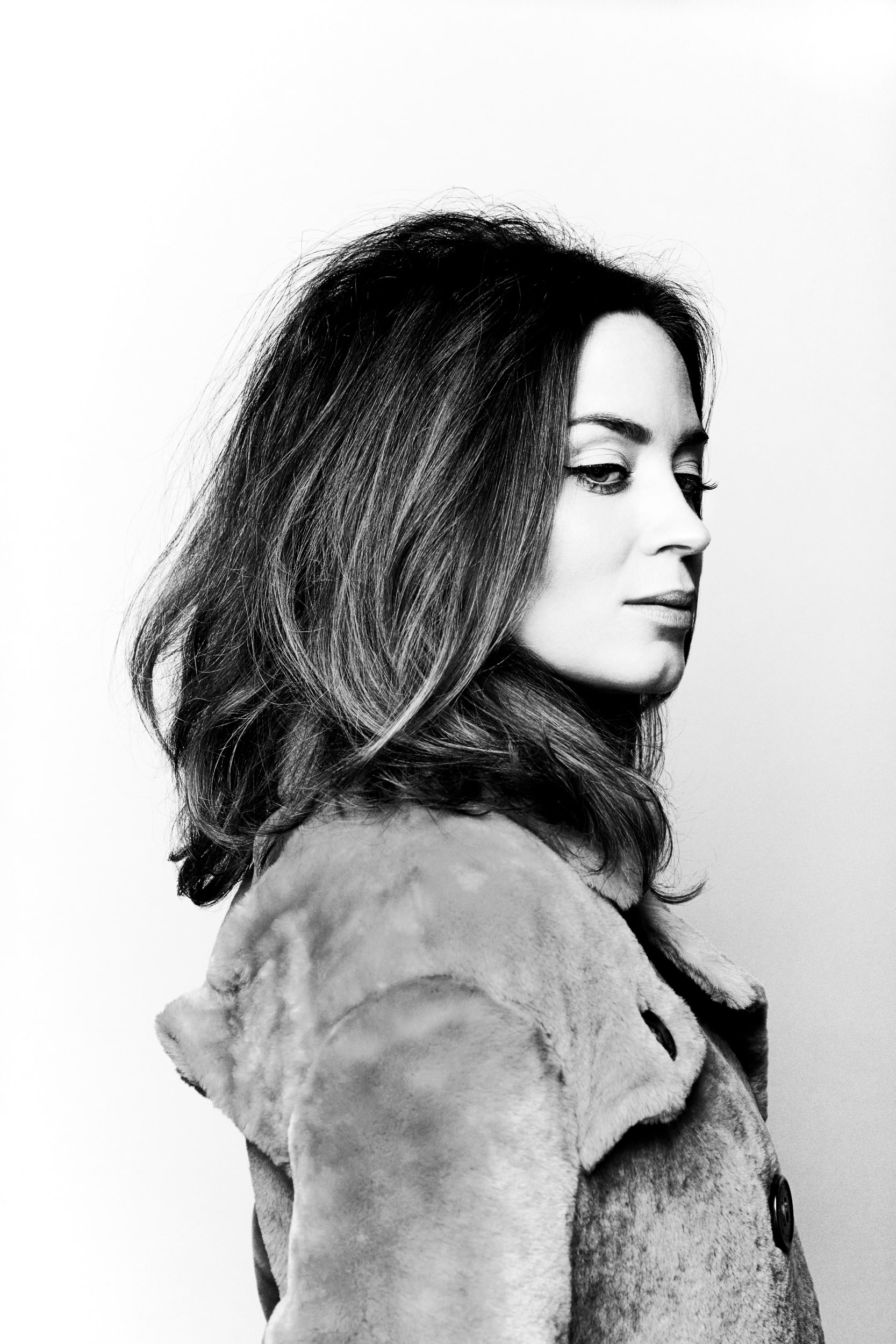 Emily Blunt actress women monochrome hairstyle one person