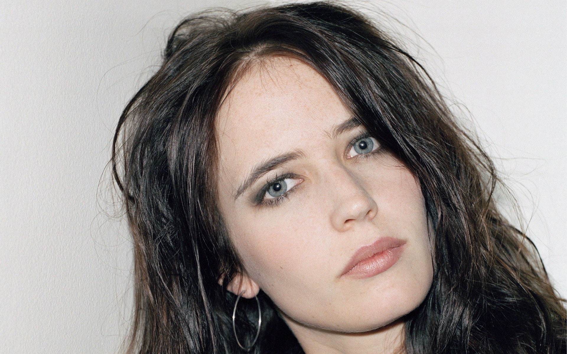 Eva Green women brunette hoop earrings blue eyes actress