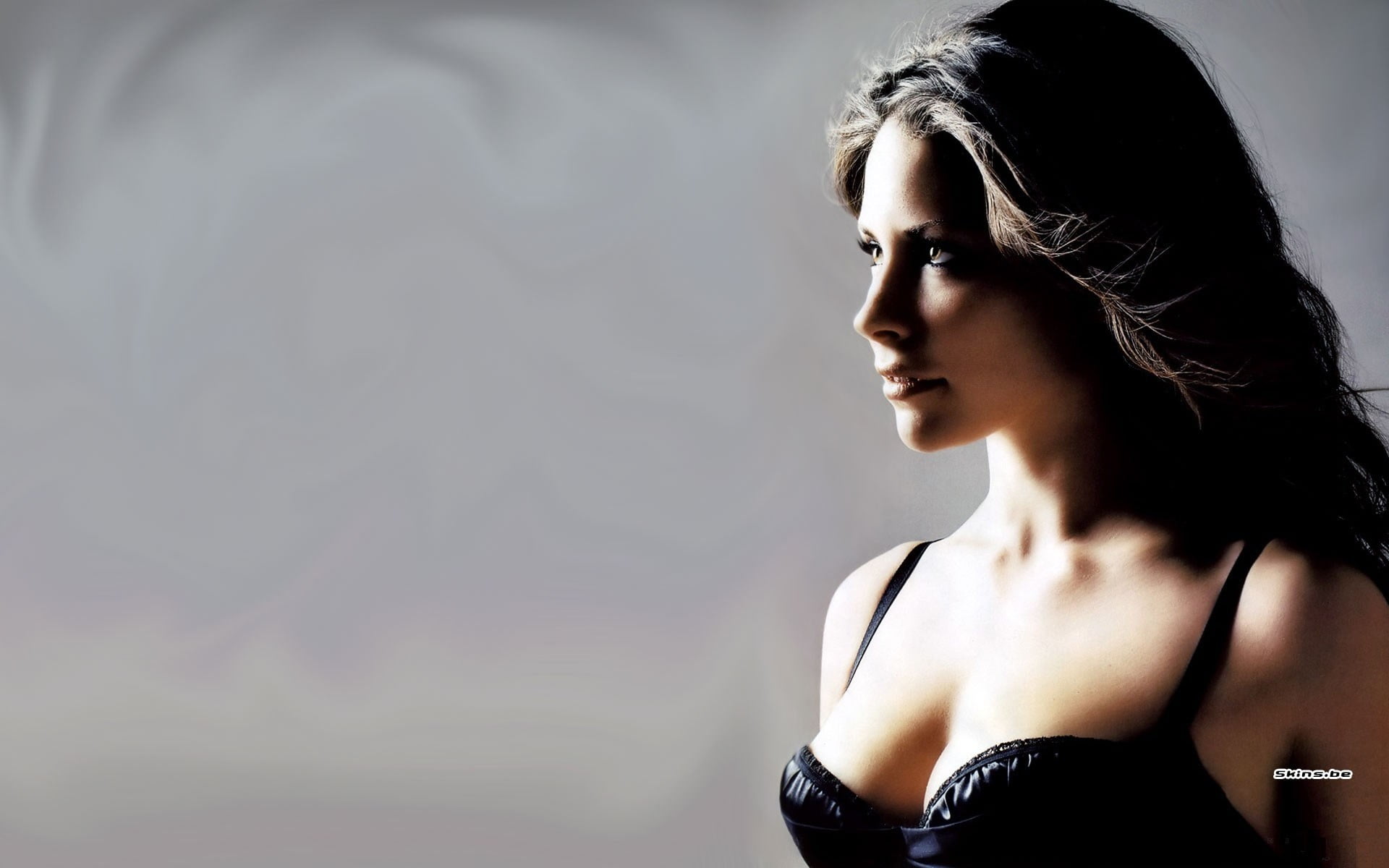 Evangeline Lilly actress profile women simple background