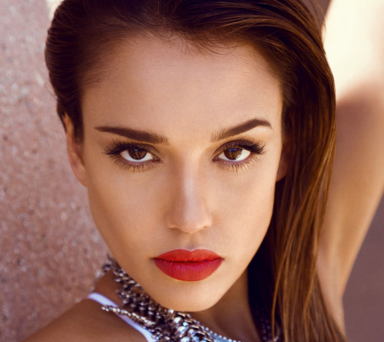Jessica Alba actress red lipstick and silver necklace hd 2k