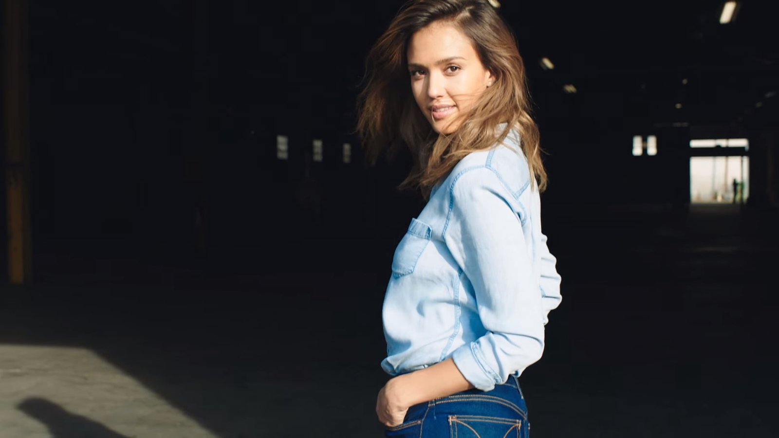 Jessica Alba actress blonde women denim shirt brunette