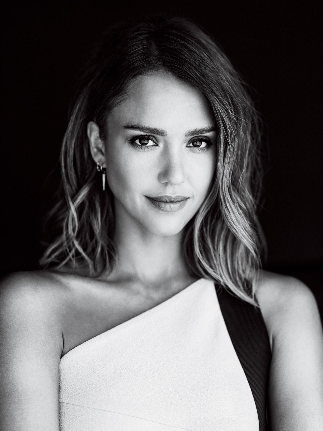 Jessica Alba actress monochrome women portrait looking at camera 1