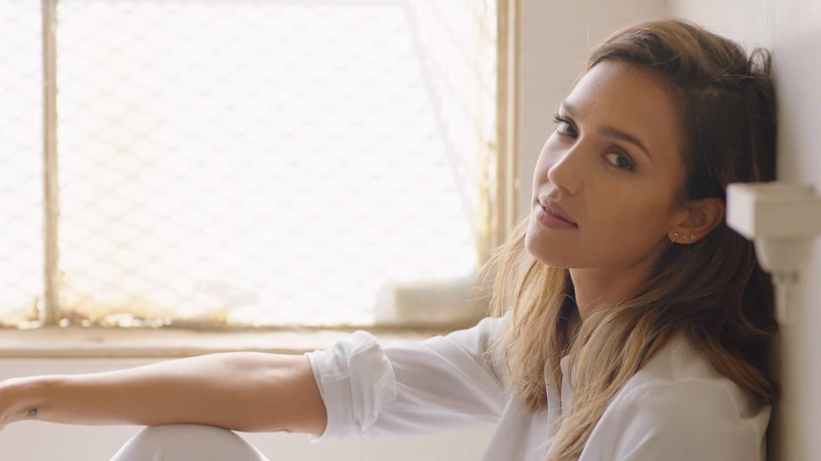 Jessica Alba women actress blonde one person portrait