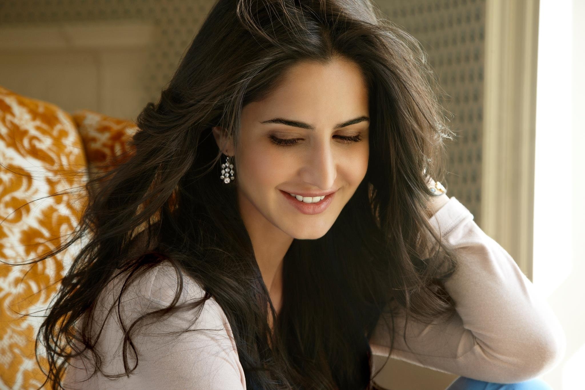 katrina kaif smiling earring actress brunette Girls long hair 2k