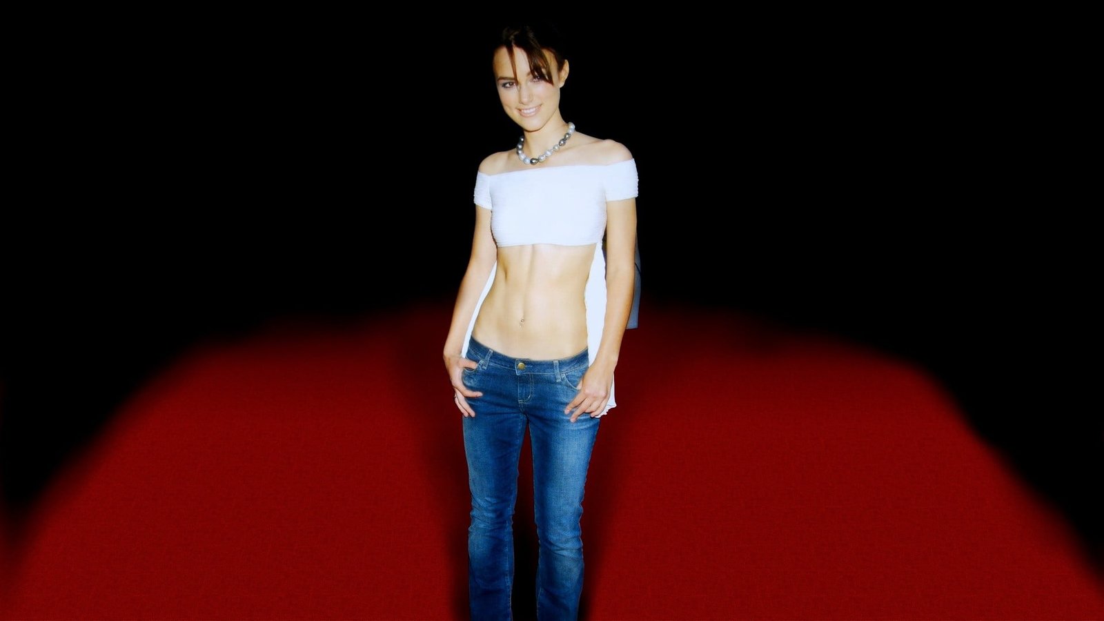 Keira Knightley skinny women necklace actress jeans celebrity