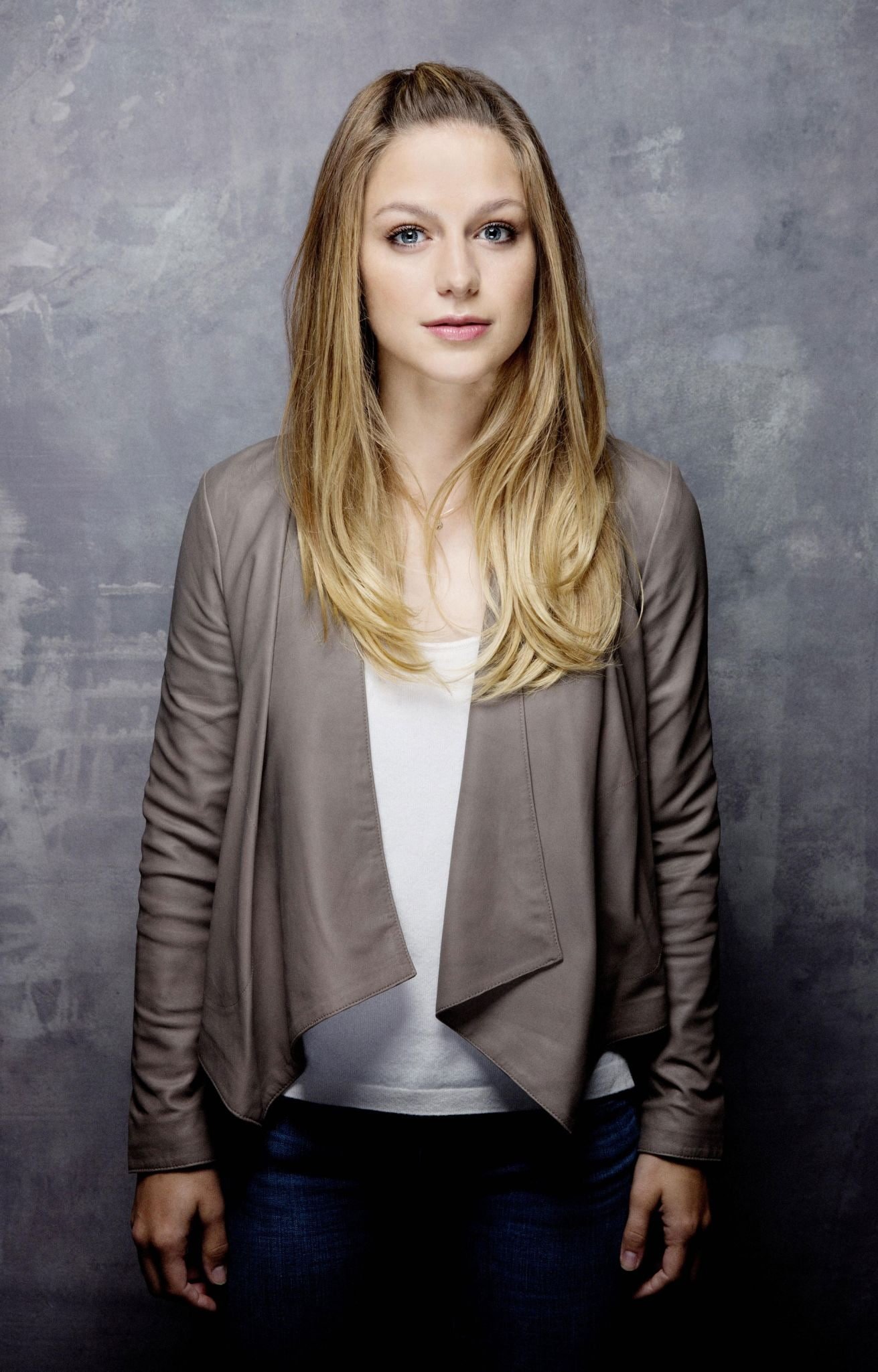 Melissa Benoist actress women portrait looking at camera