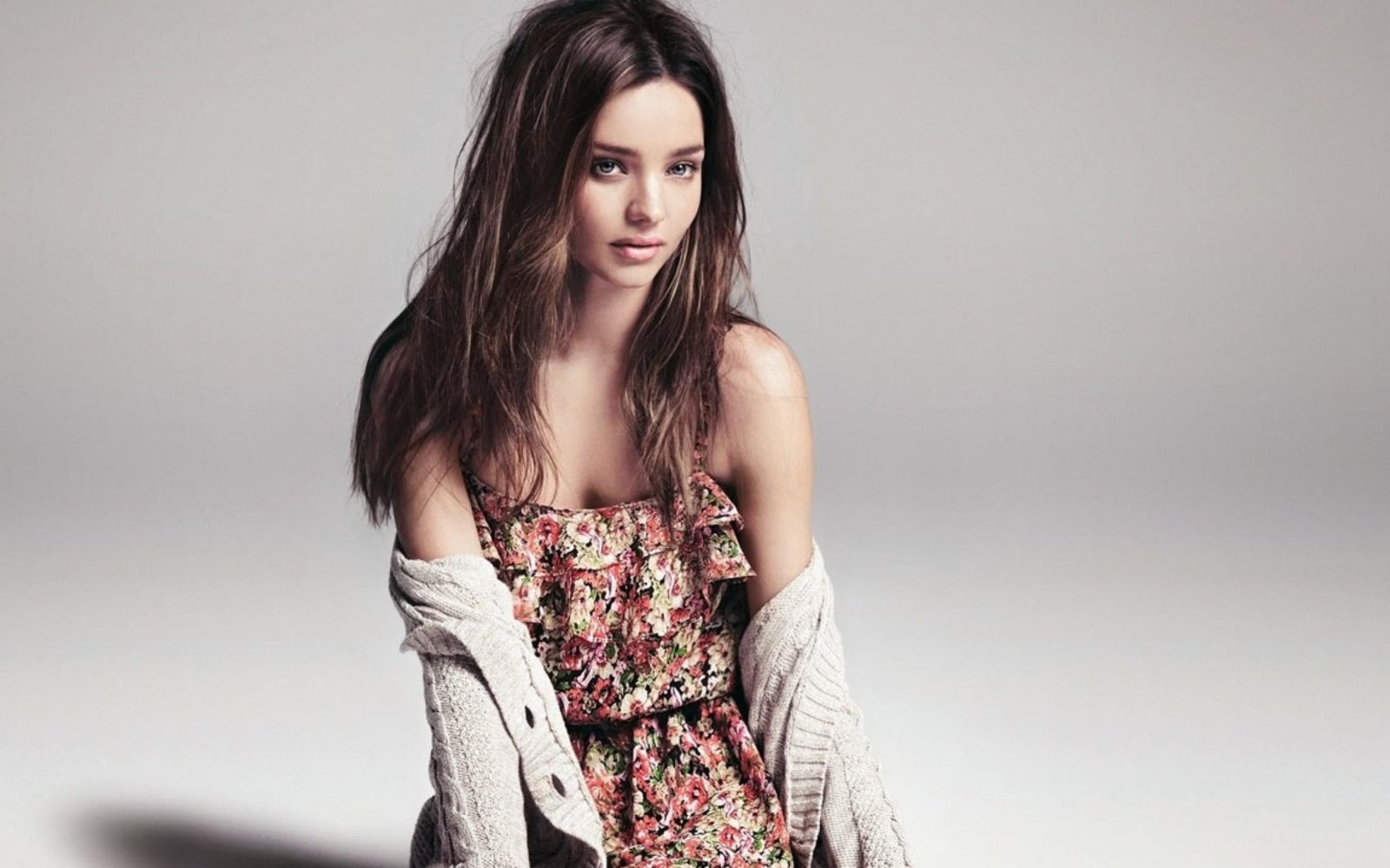 Miranda kerr women's red and yellow floral spaghetti strap dress beige cardigan 2k