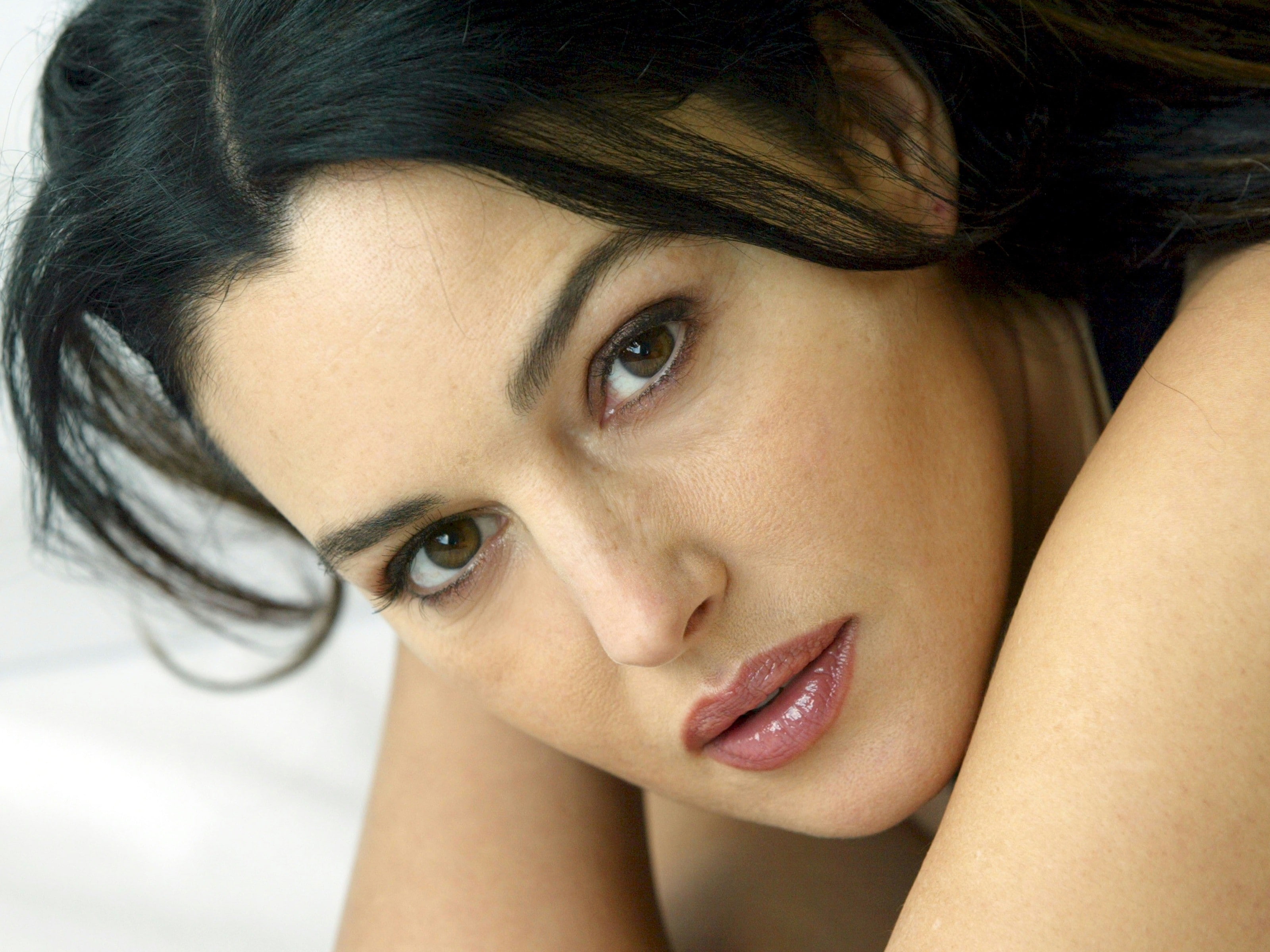 Monica Bellucci actress women portrait beautiful woman 2k