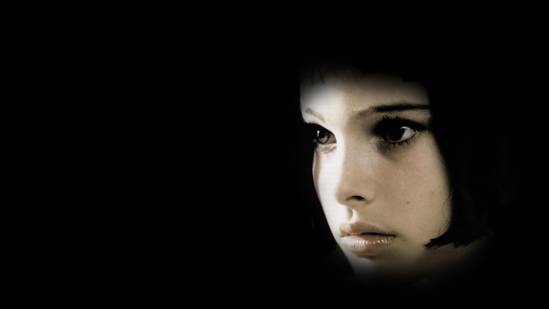 movies Natalie Portman black background L on The Professional