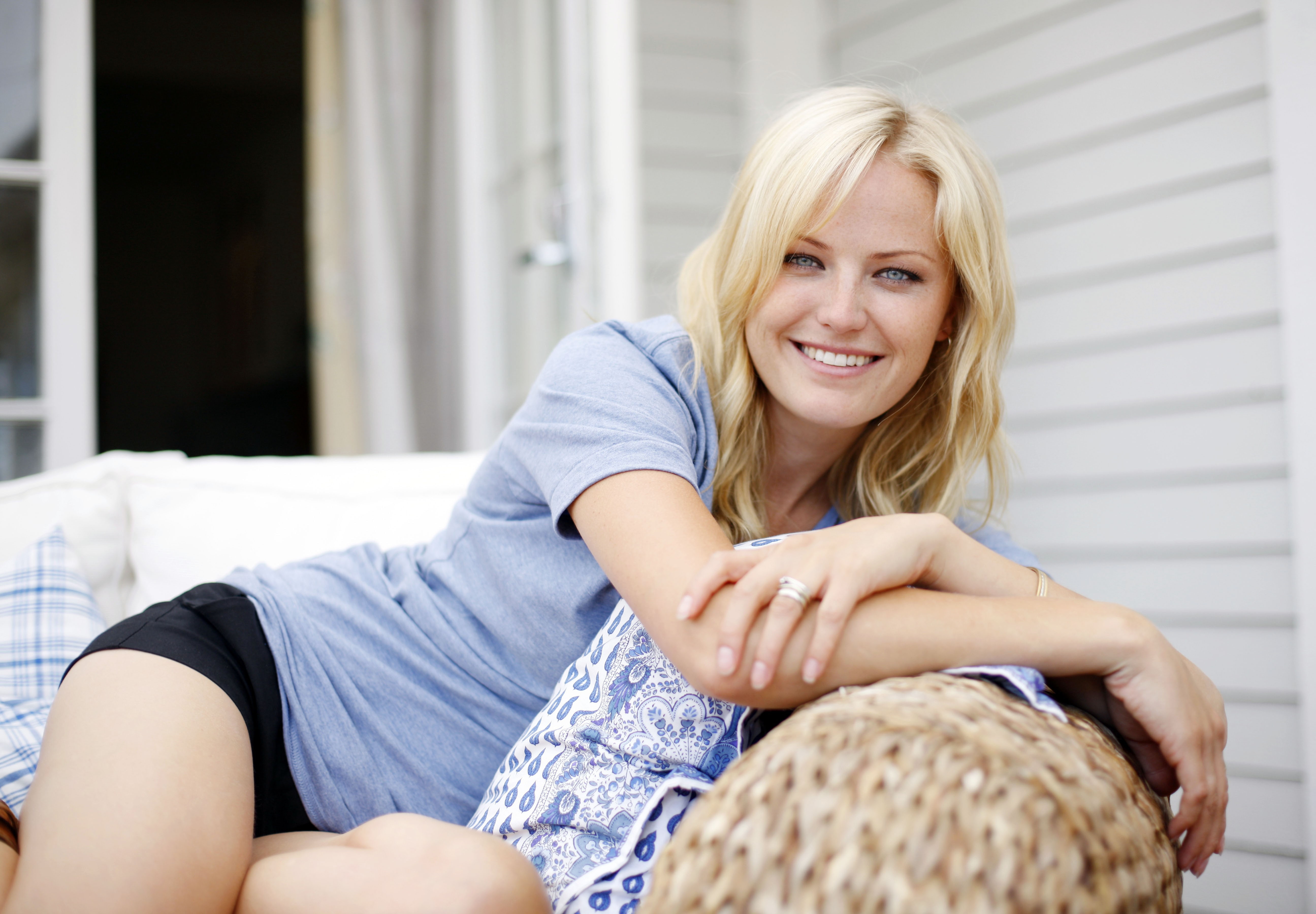 Malin Akerman blonde blue eyes women actress Swedish couch 2k 4k 5k