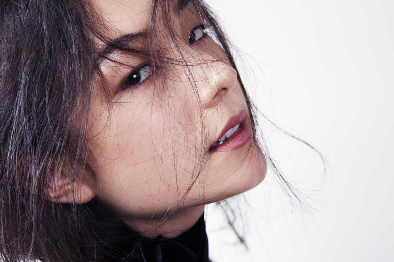 Natasha Liu Bordizzo women actress Australian model simple background