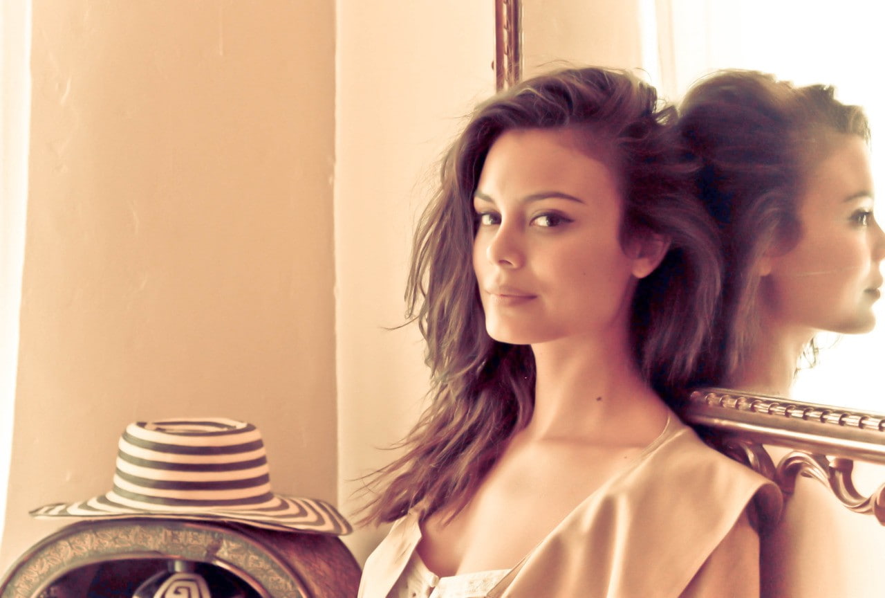 Nathalie Kelley model actress women beauty young adult 35