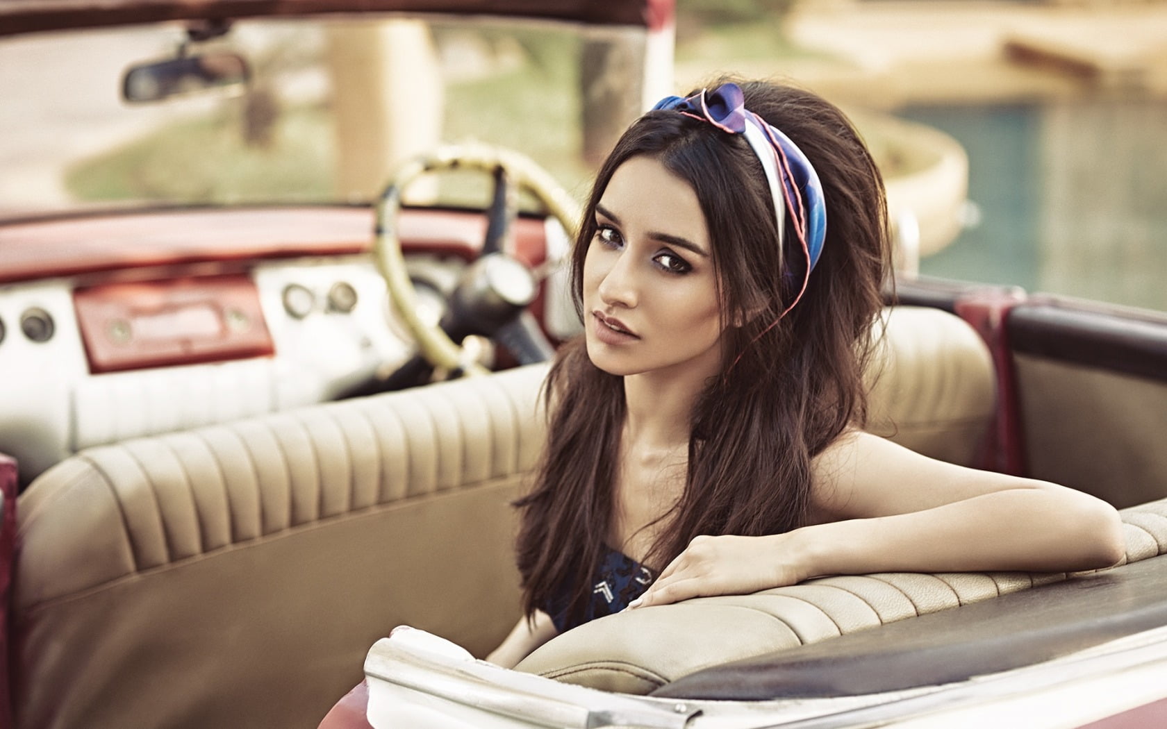 Pretty Shraddha Kapoor women's black strapless top Female Celebrities