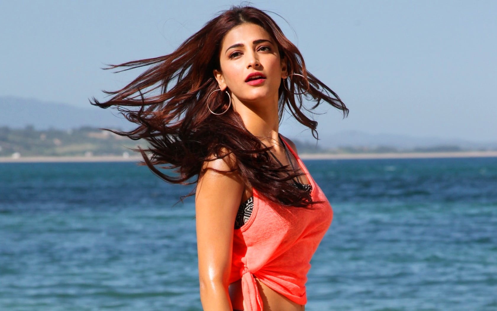 Shruti Rajalakshmi Haasan women's pink tank top Female Celebrities