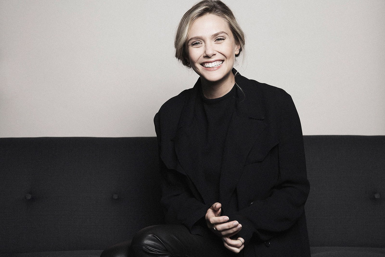 smile mood model actress photographer Elizabeth Olsen 2k