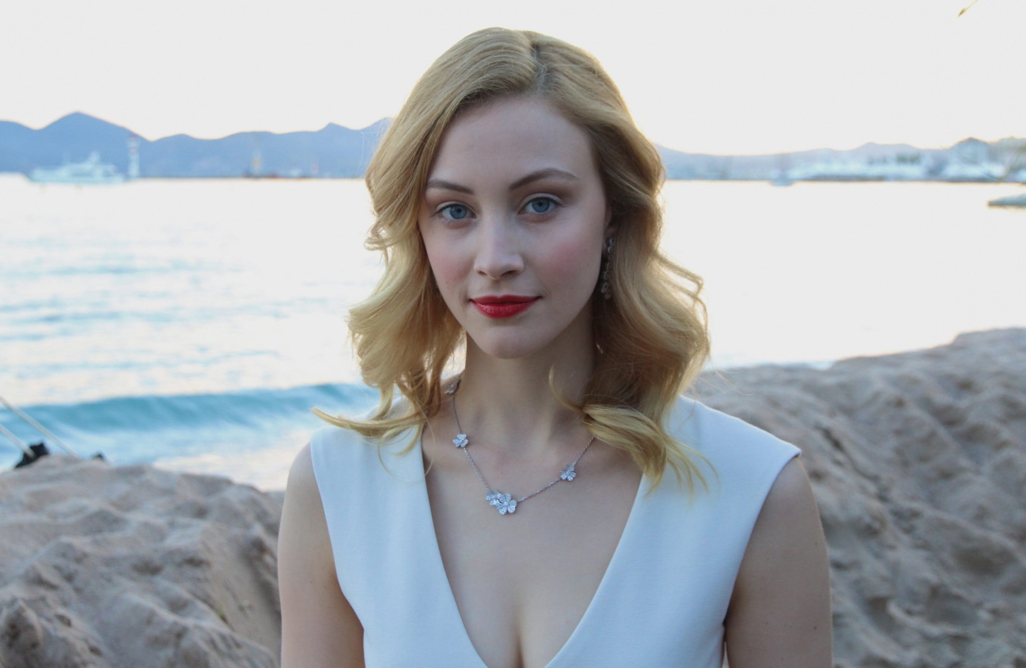 Sarah Gadon women actress blonde red lipstick blue eyes 2k