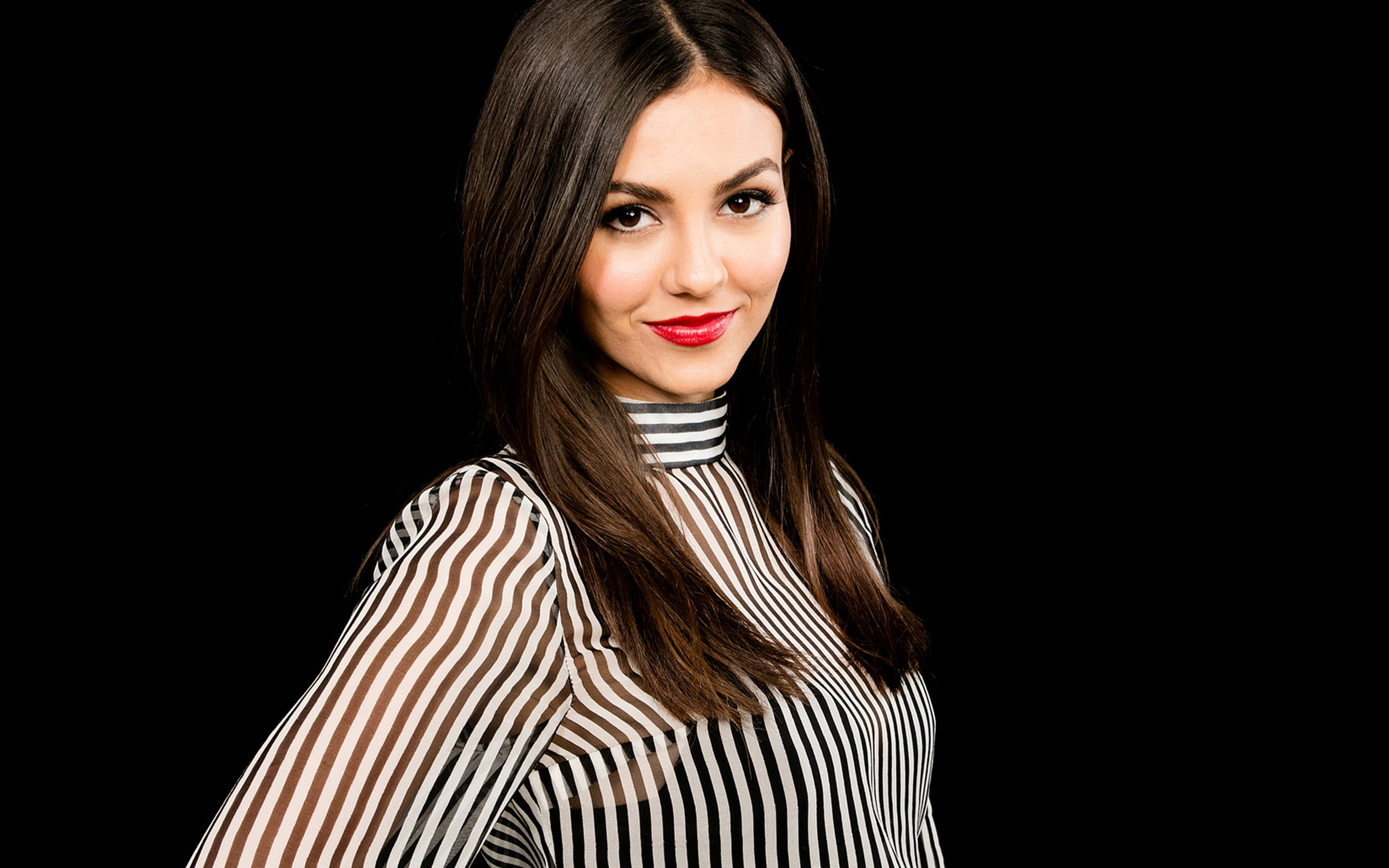 victoria justice actress celebrity dark one person smiling 2k