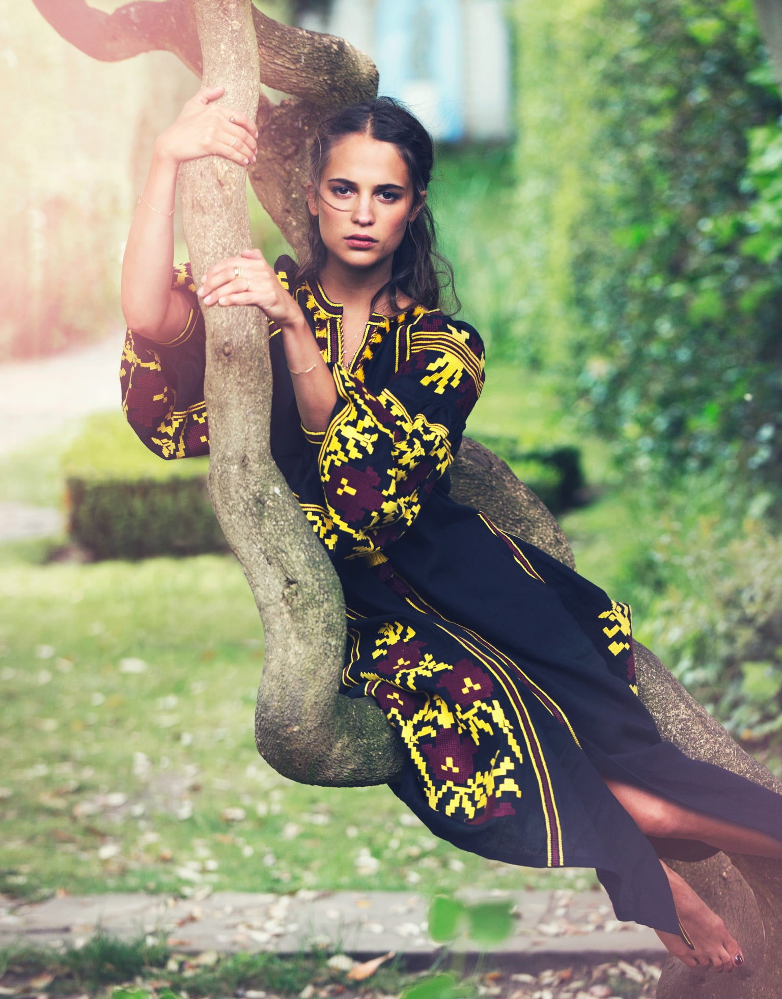 women Alicia Vikander actress barefoot 39