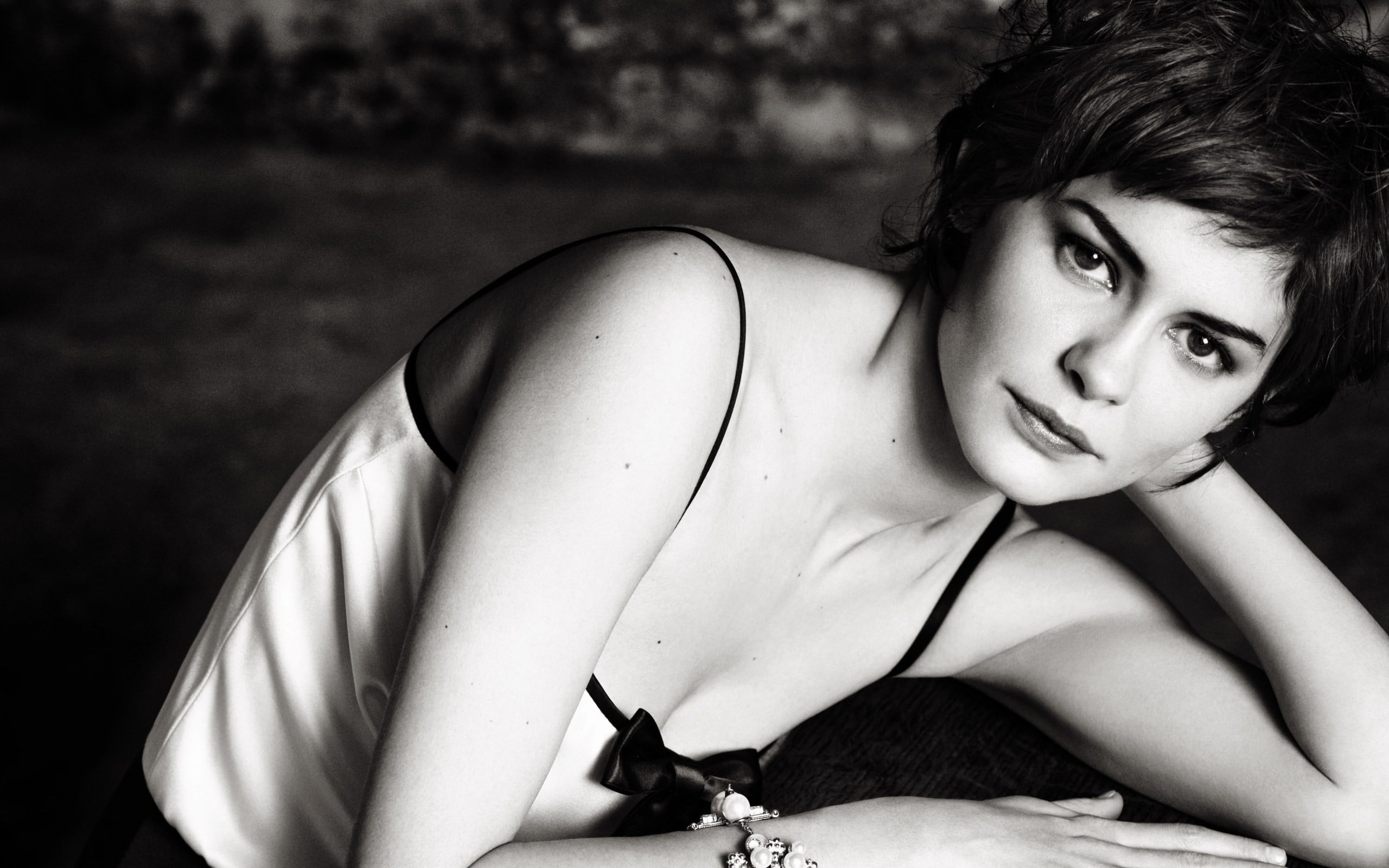 woman wearing spaghetti strap top grayscale photo Audrey Tautou 2k