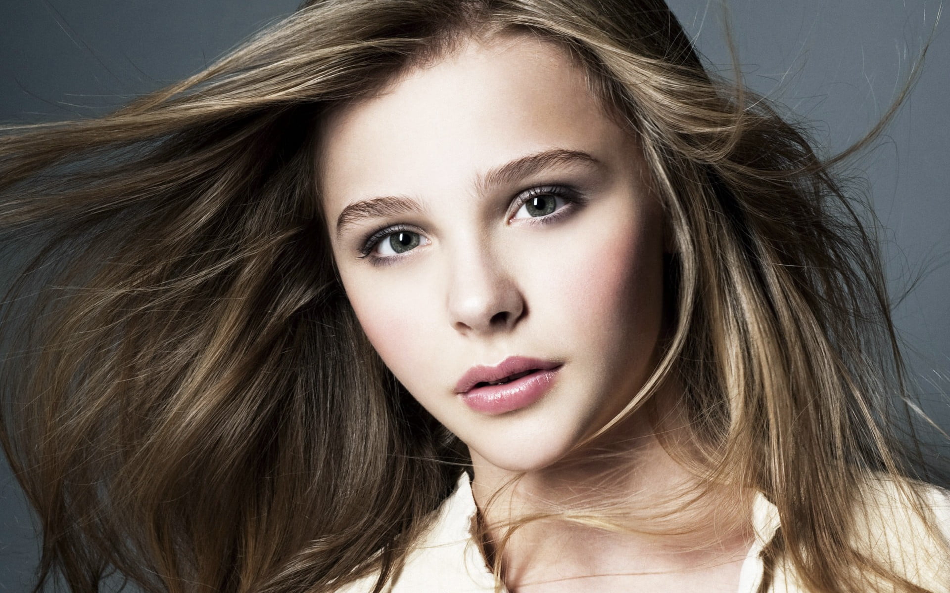 women Chlo Grace Moretz blonde open mouth makeup face