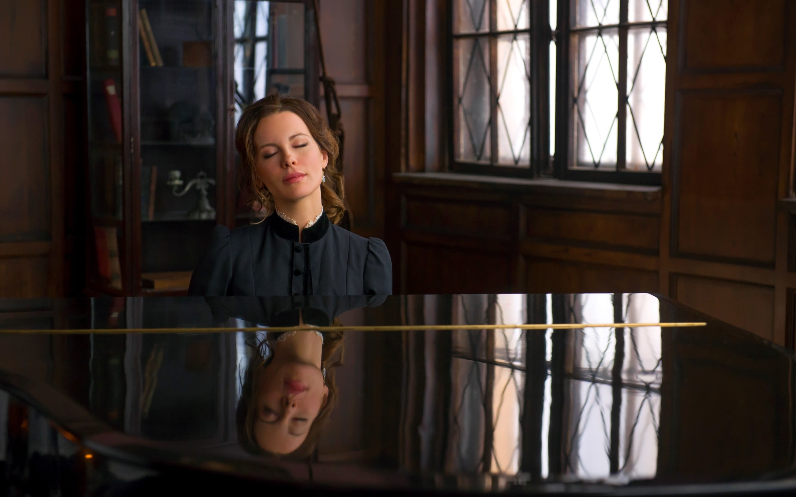 women Kate Beckinsale actress Eliza Graves brunette movies 2k