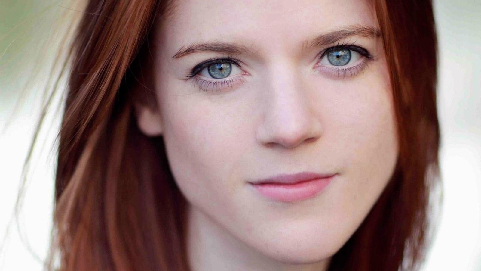 women Rose Leslie actress redhead face eyes looking at viewer