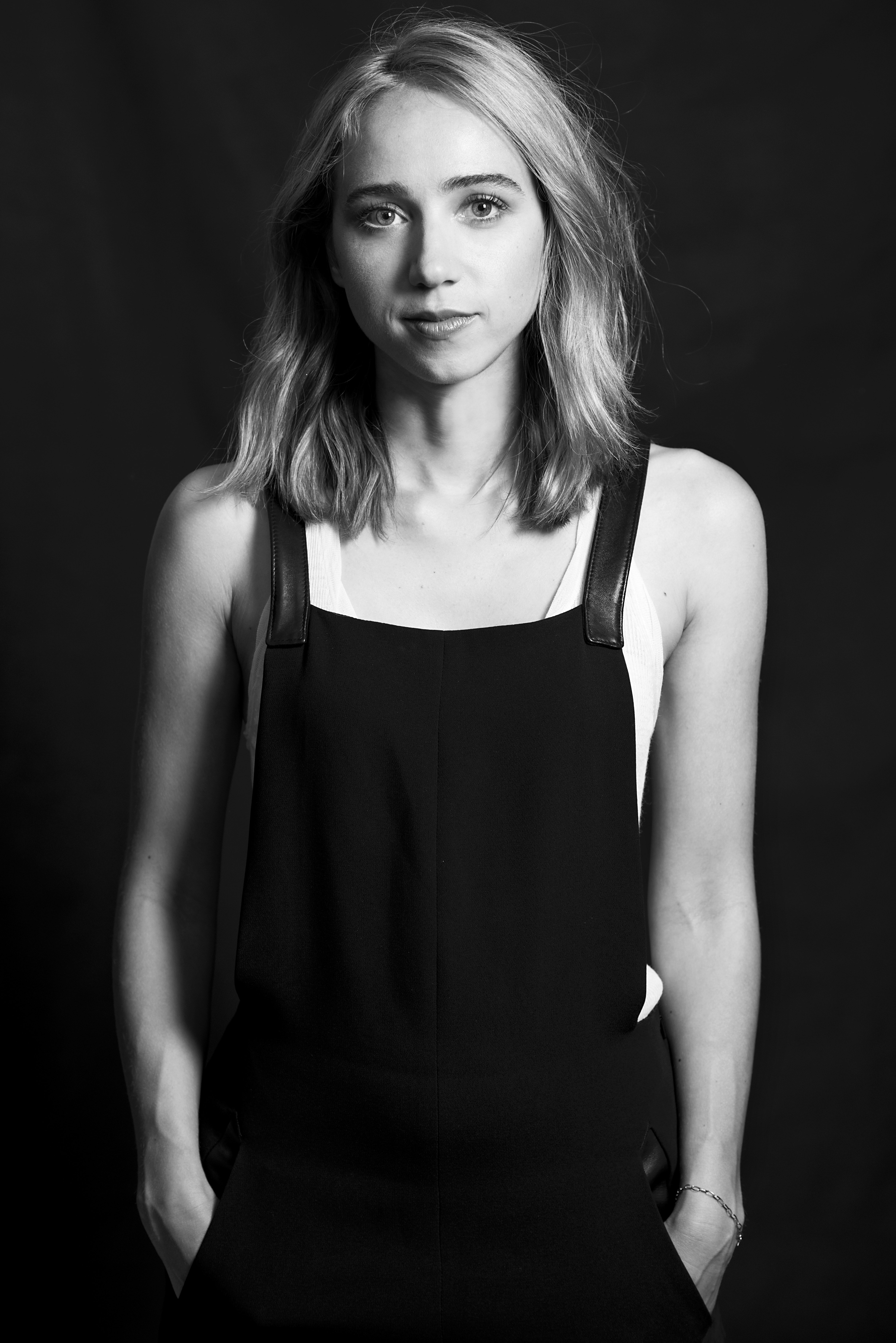 Zoe Kazan actress monochrome tank top overalls looking at camera 2k 4k
