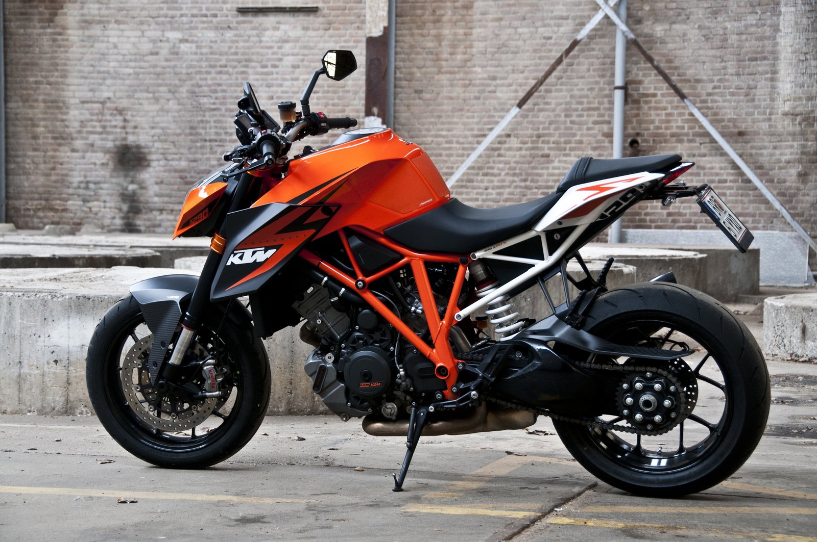 duke KTM Super 2k 4k
